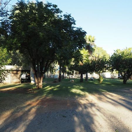 Heritage Caravan Park ينابيع أليس المظهر الخارجي الصورة