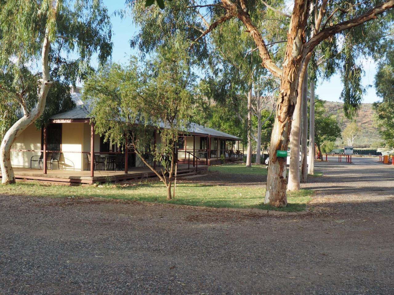 Heritage Caravan Park ينابيع أليس المظهر الخارجي الصورة
